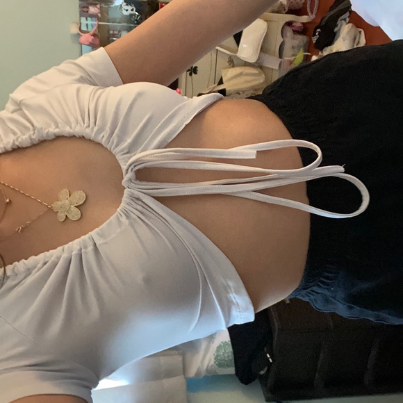 White front tie top - Picture 1 of 4